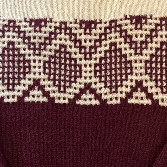 OLD NAVY SWEATER - Wine/Cream Long Sleeve Crew Neck Size Large - Picture 3 of 5